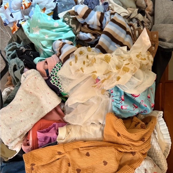 EUC RESELLERS BUNDLE OF 50 NB-5T MIXED SEASONS/GENDER - Picture 2 of 5